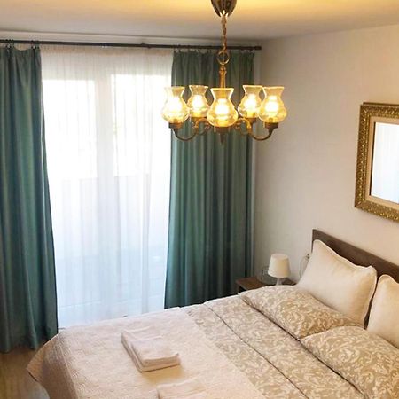 Elegantza Suites Brasov Luaran gambar