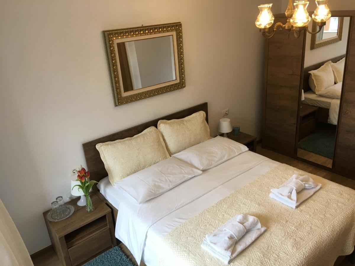 Elegantza Suites Brasov Luaran gambar